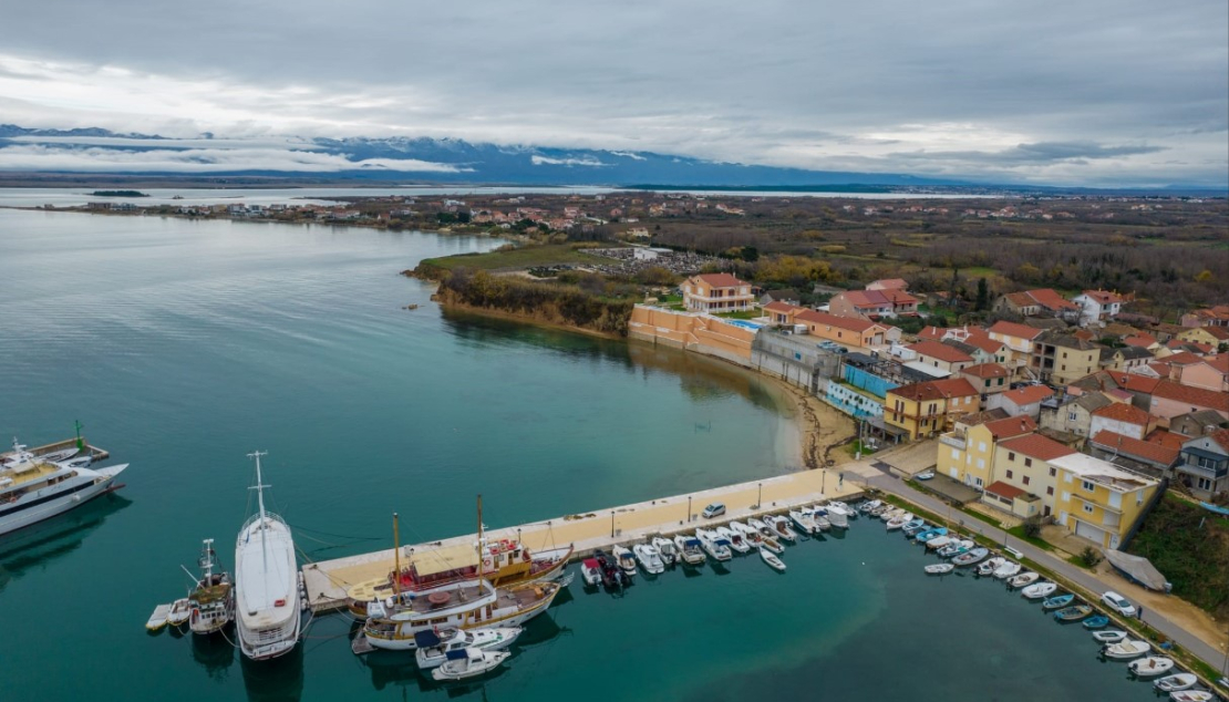 Sanacija glavnog mula u luci Privlaka